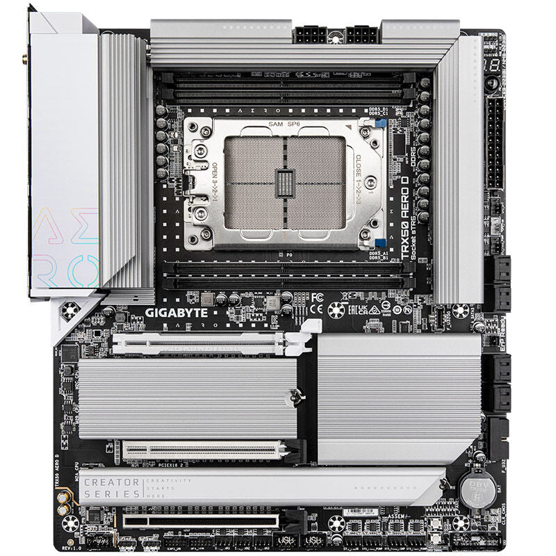 Gigabyte TRX50 Aero D hovedkort detalj av PCIe-spor