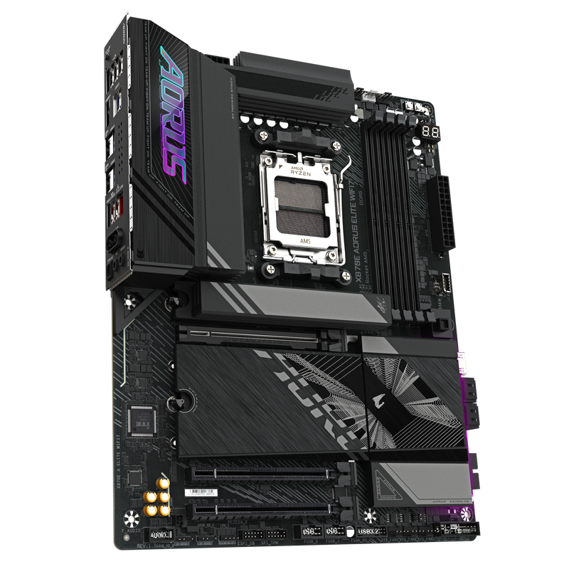 Detalj av Gigabyte X870E A Elite WiFi7 hovedkort PCIe-porter