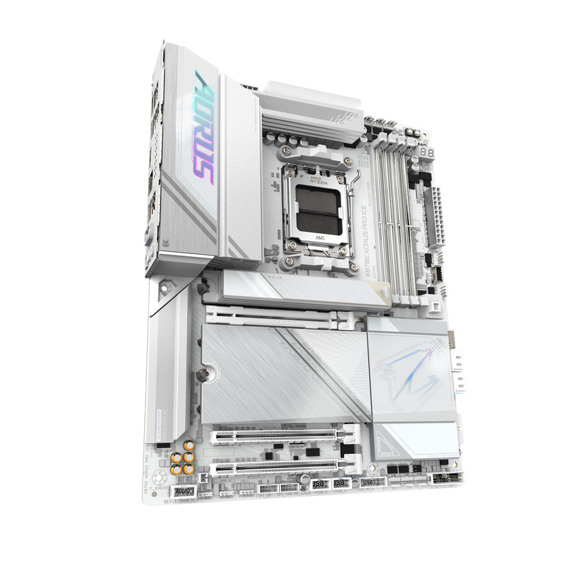 Detaljbilde av Gigabyte X870E AORUS PRO ICE hovedkortets kjøler