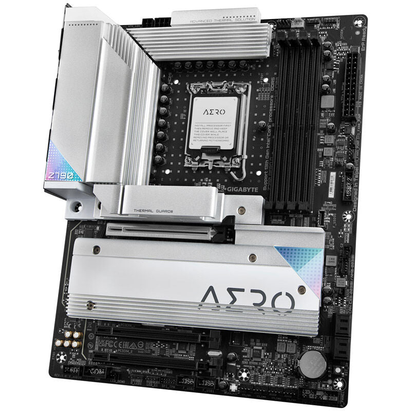 Nærbilde av Gigabyte Z790 Aero G hovedkort med RGB-belysning