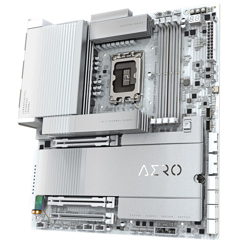 Nærbilde av Gigabyte Z890 AERO D hovedkort PCIe-porter