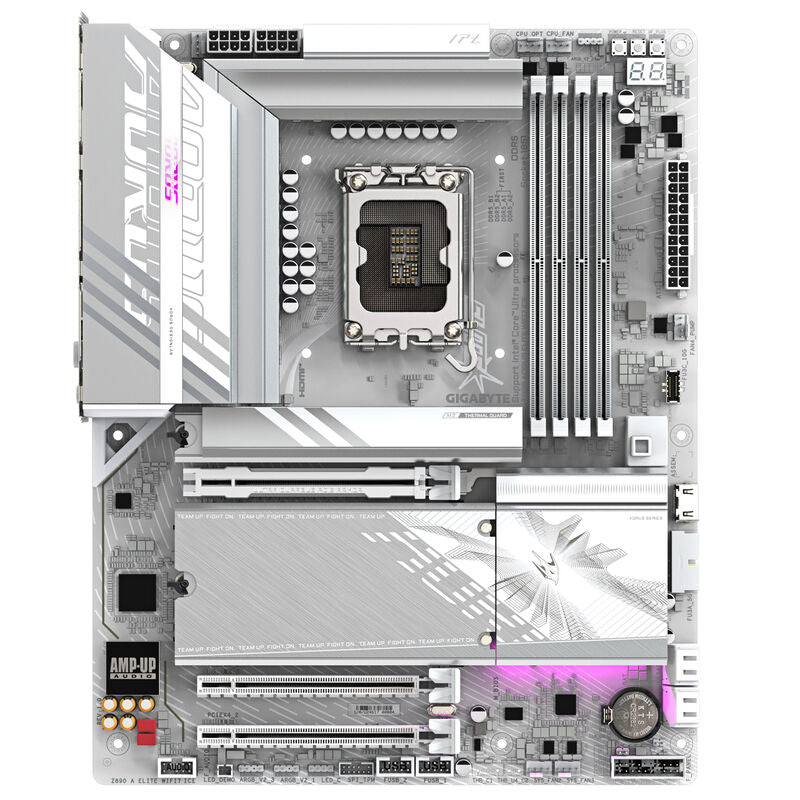 Detalj av Gigabyte Z890 Aorus Elite WiFi7 ICE hovedkortets PCIe-slots