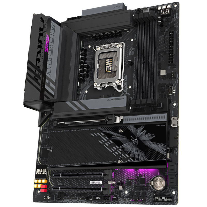 Nærbilde av USB- og M.2-porter på Gigabyte Z890 Aorus Elite WiFi7