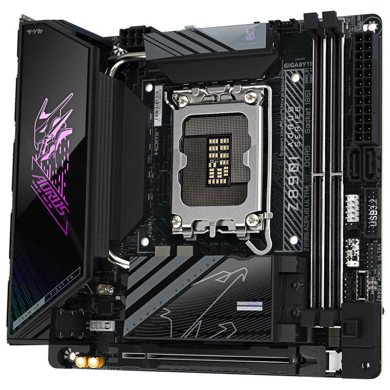 Nærbilde av Gigabyte Z890I AORUS Ultra hovedkort minnespor
