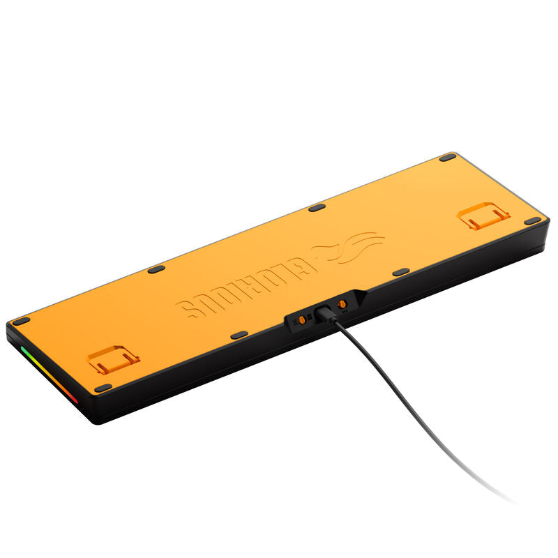 Glorious GMMK 3 100 % gamingtastatur Fox Switch Hot-Swap svart montert på skrivebord
