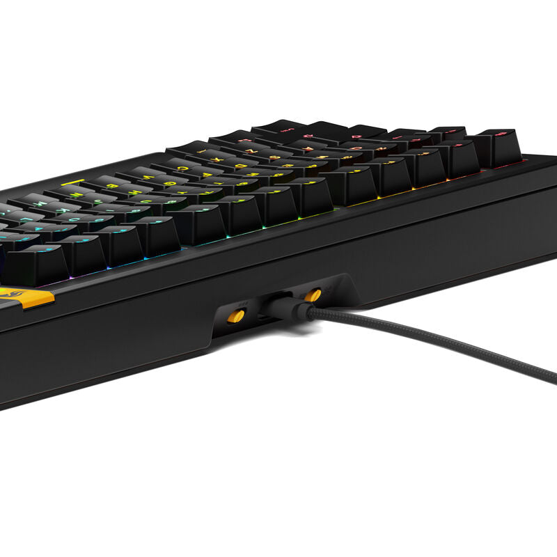 Glorious GMMK 3 HE 75% gamingtastatur montert på skrivebord