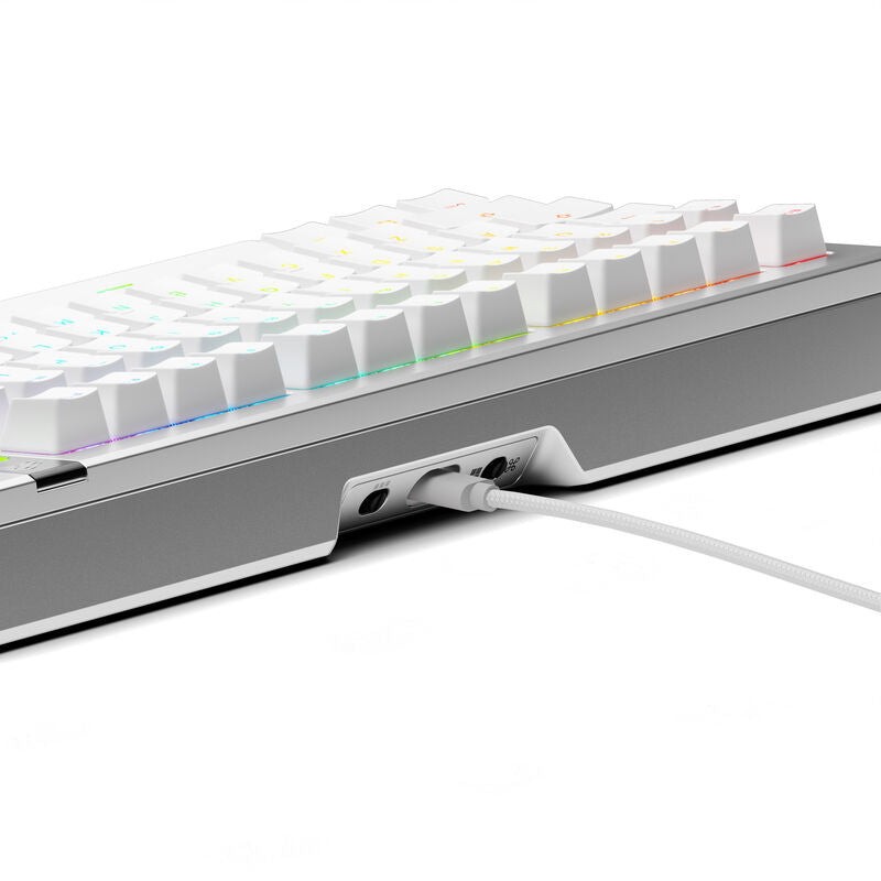 Detalj av keycaps på Glorious GMMK 3 Pro 75% gamingtastatur Fox Switches ANSI svart