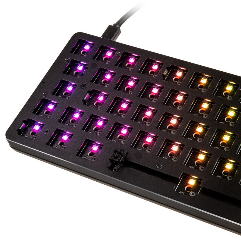 Glorious GMMK TKL tastatur sidevisning