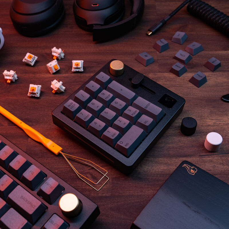 Oversikt over Glorious GMMK Wireless Numpad mekanisk Fox Switches svart med lys