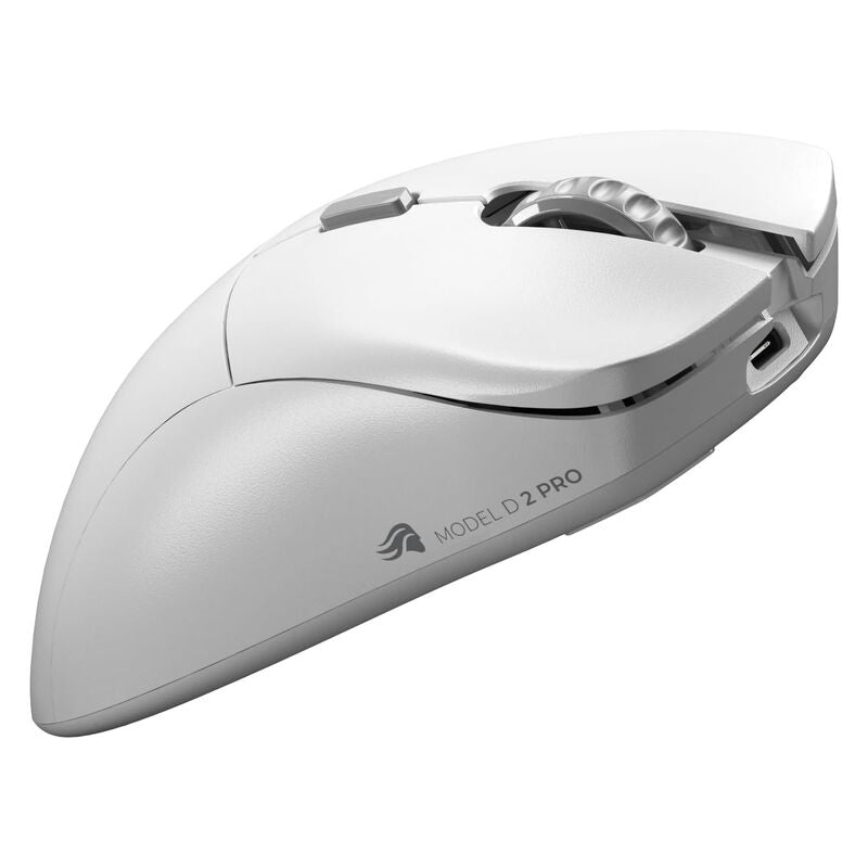 Glorious Model D 2 PRO 4K 8KHz trådløs gamingmus hvit i bruk