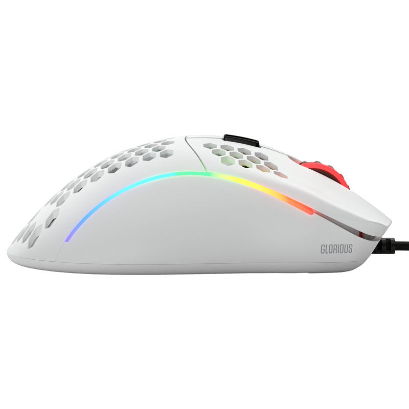 Nærbilde av RGB-belysning på Glorious Model D gamingmus hvit matt