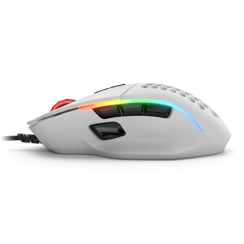 Nærbilde av knapper på Glorious Model I gamingmus 19000 DPI RGB hvit matt