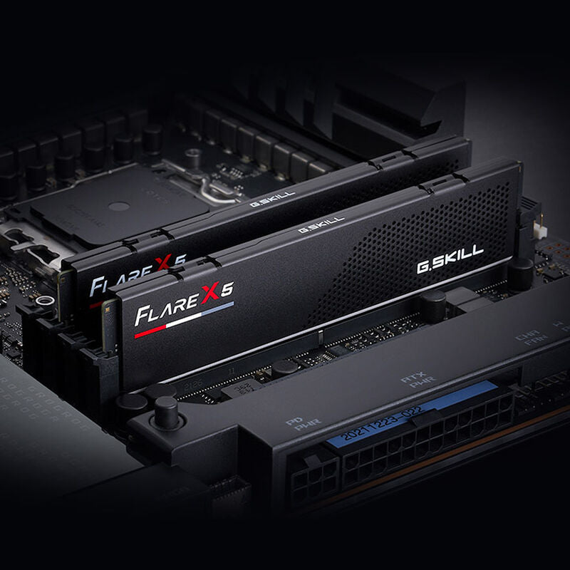G.Skill Flare X5 DDR5-5600 CL30 RAM 32 GB EXPO svart nærbilde av minnemodul