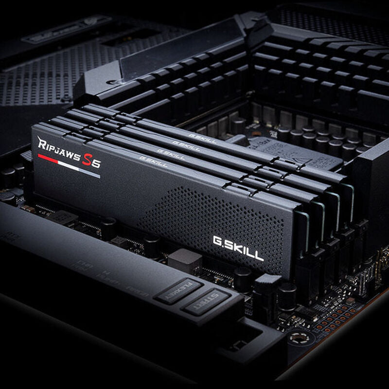 Detalj av G.Skill Ripjaws S5 DDR5-5600 CL36 RAM 32 GB XMP 3.0 svart