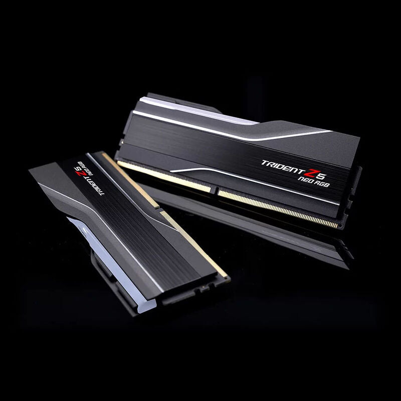 Montert G.Skill Trident Z5 RGB DDR5-6000 CL28 RAM 96 GB EXPO svart i PC