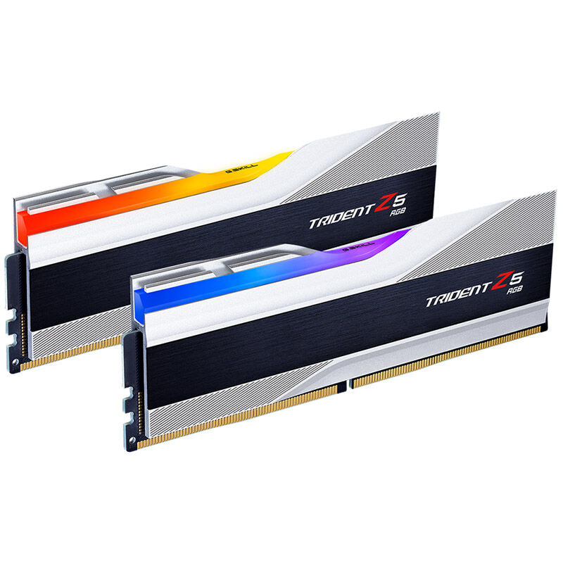 Sidevisning av G.Skill Trident Z5 RGB DDR5-7200 CL34 RAM 32 GB sølv