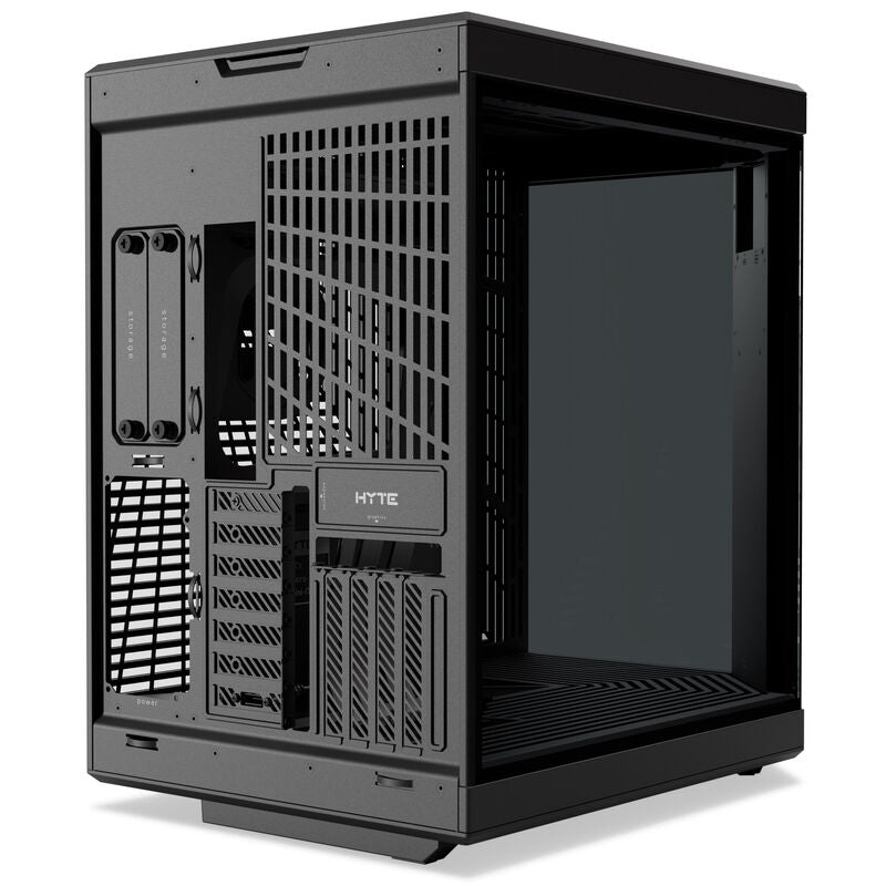 Oversikt over front I/O-porter på Hyte Y70 Touch Infinite