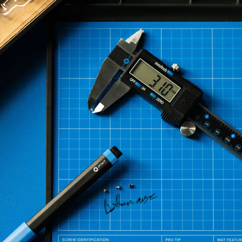 iFixit digitalt skyvelære 0,01–150 mm svart/blå bakside