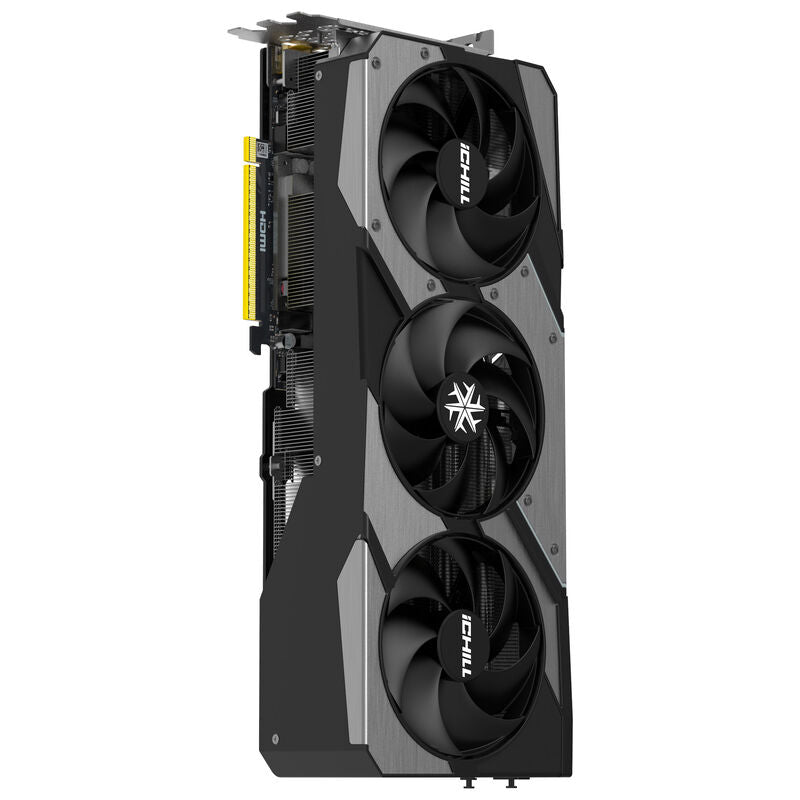 Kjølevifte detalj på INNO3D GeForce RTX 5070 Ti iChill X3