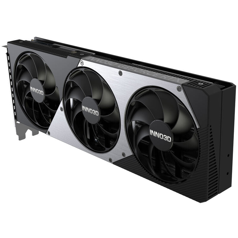 INNO3D GeForce RTX 5070 X3 OC grafikkort med 3 vifter