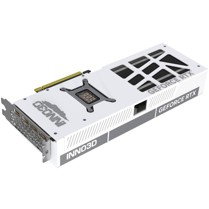 Nærbilde av INNO3D GeForce RTX 5080 X3 OC White grafikkort vifte