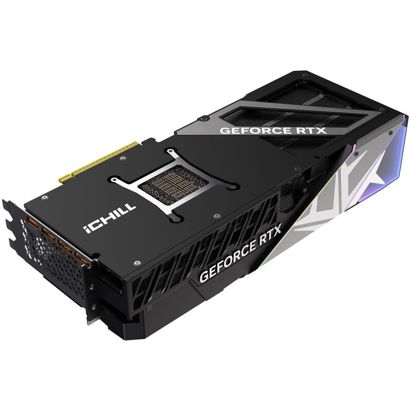 Nærbilde av kjølesystem på INNO3D GeForce RTX 5090 iChill X3