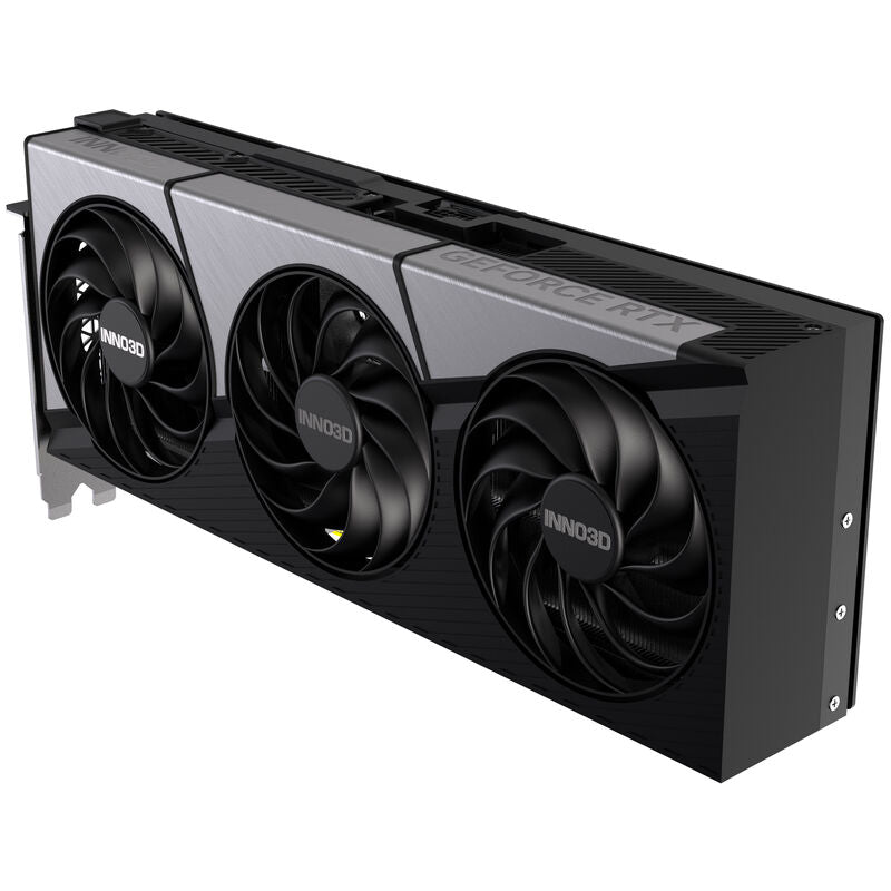 INNO3D GeForce RTX 5090 X3 OC grafikkort med fokus på kjøleribbe