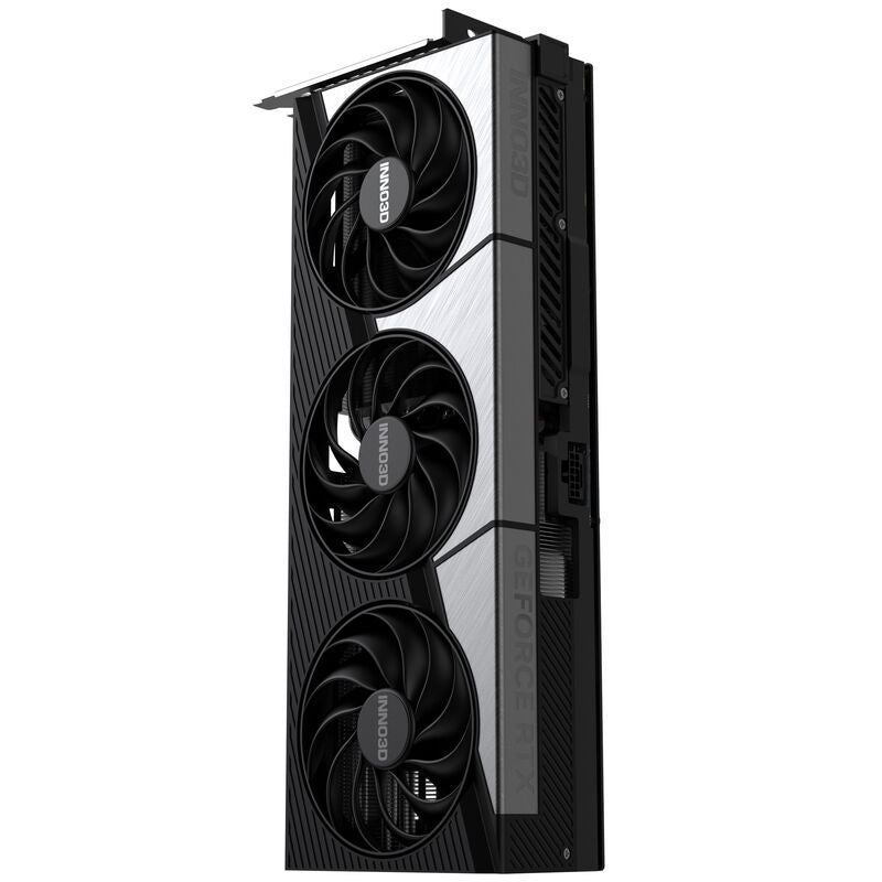 INNO3D GeForce RTX 5090 X3 OC grafikkort RGB-belysning i mørkt rom