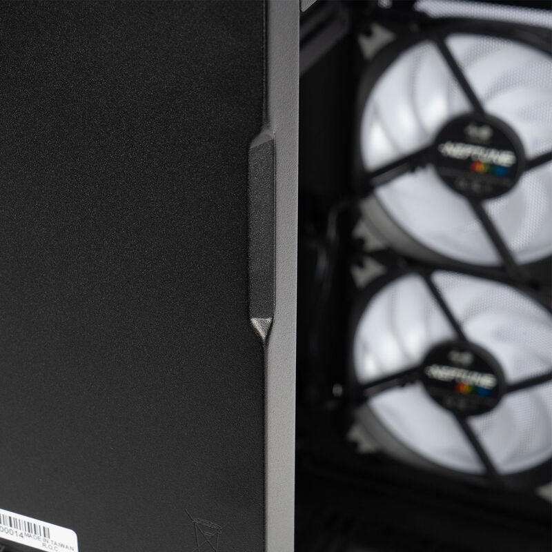 InWin F5 fulltårn kabinett svart E-ATX airflow sidepanel åpent