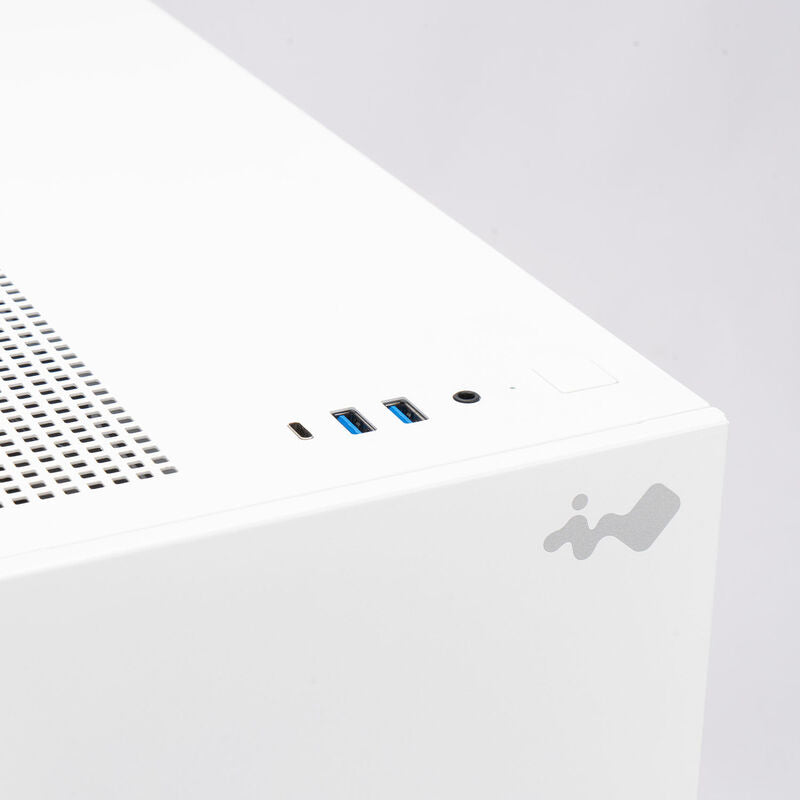 Nærbilde av InWin F5 kabinett fulltårn E-ATX hvit ventilasjon