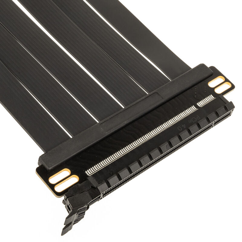 Kolink PCIe 5.0 riserkabel 180 grader x16 svart montert i PC