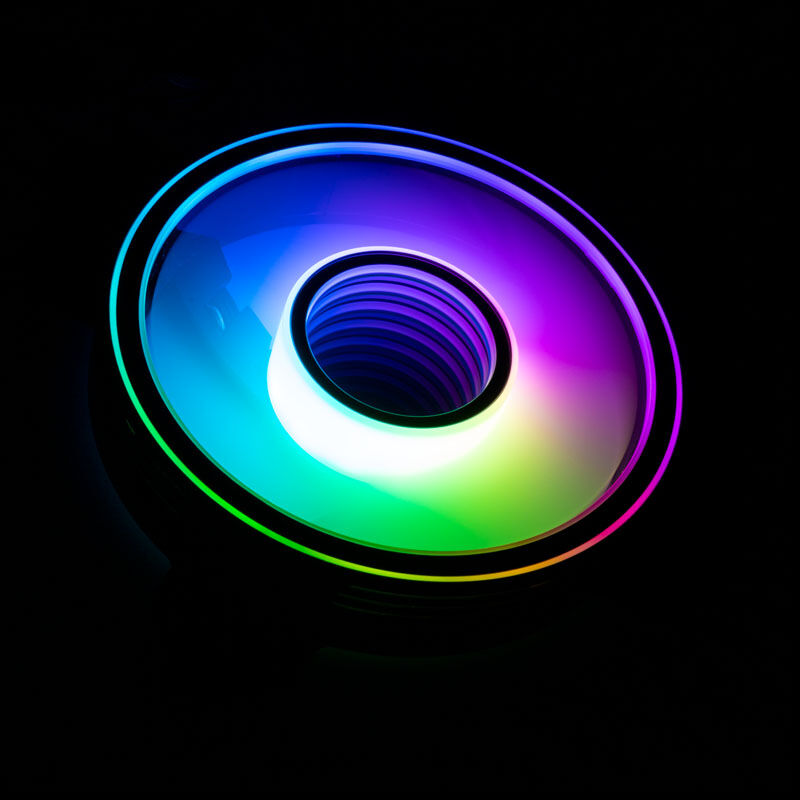 Nærbilde av ARGB-LEDs på Kolink Umbra Void ARGB PWM vifte 120 mm svart