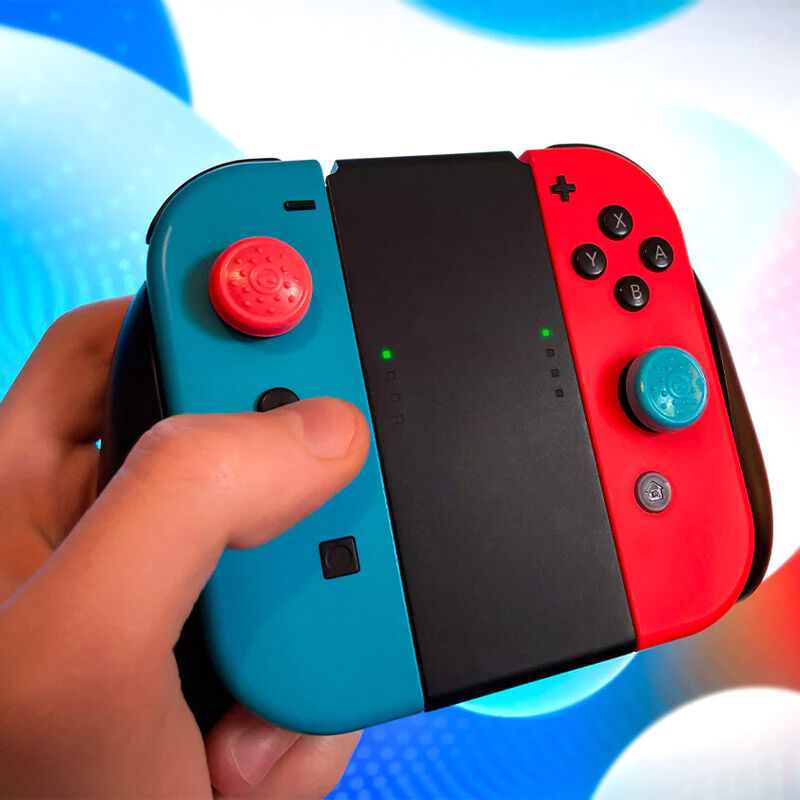 Montert SteelSeries KontrolFreek No-Slip thumbgrip på Nintendo Switch