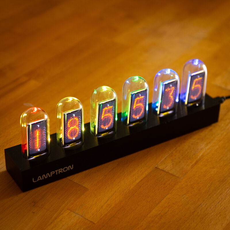 Kontrollknapper på Lamptron CT625 All-In-One Controller 6x IPS svart