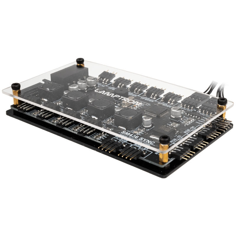 Lamptron SM436 Sync Edition PCI RGB vifte- og LED-kontroller montert i PC