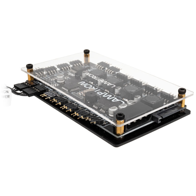 Nærbilde av tilkoblinger på Lamptron SM436 Sync Edition PCI RGB vifte- og LED-kontroller