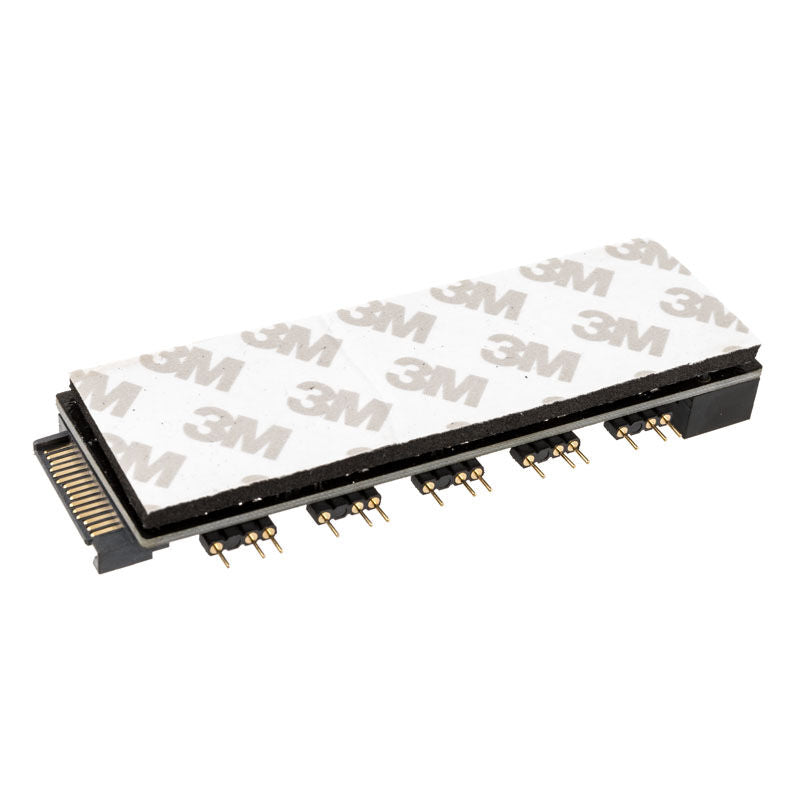 Montert Lamptron SP101 10x ARGB-hub i PC