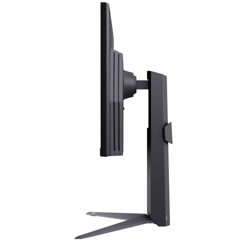 Nærbilde av tilkoblinger på LG UltraGear 27GS75QX-B gamingskjerm
