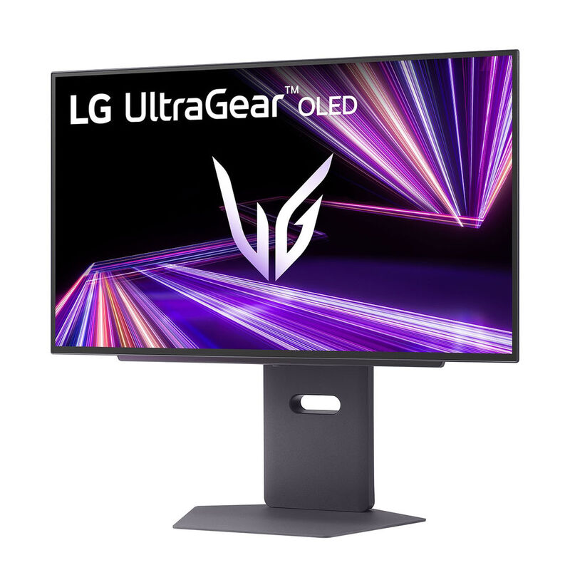 LG UltraGear 27GX790A-B montert på skrivebord