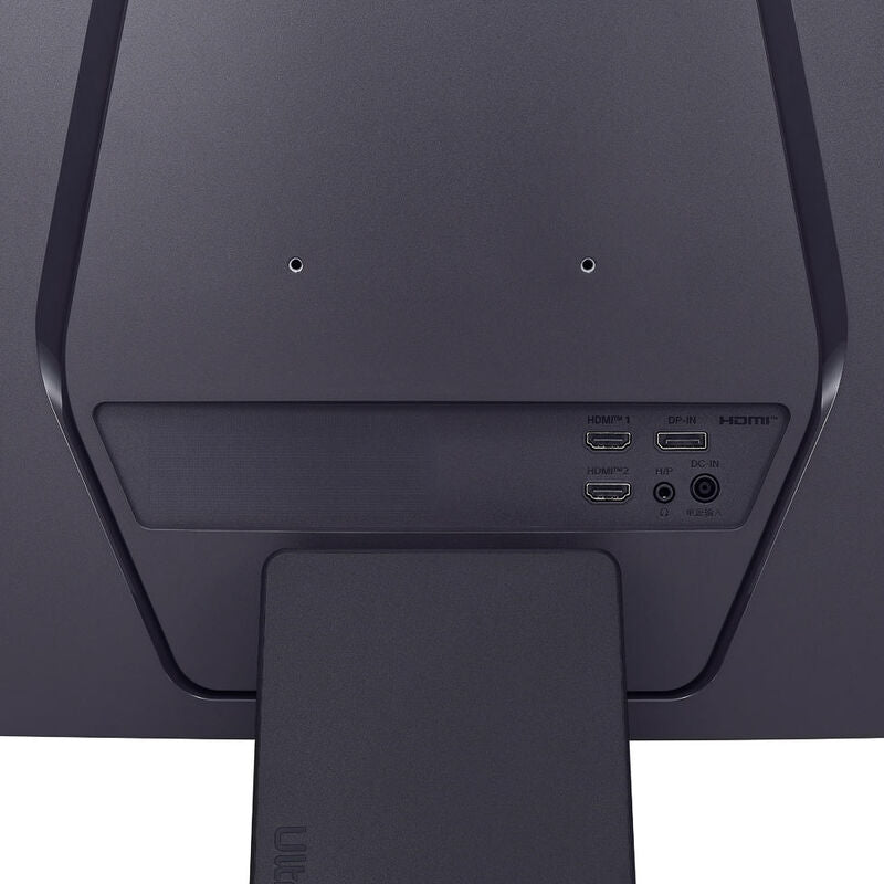 Oversikt av LG UltraGear 32GS60QX-B curved gamingskjerm på gamingoppsett