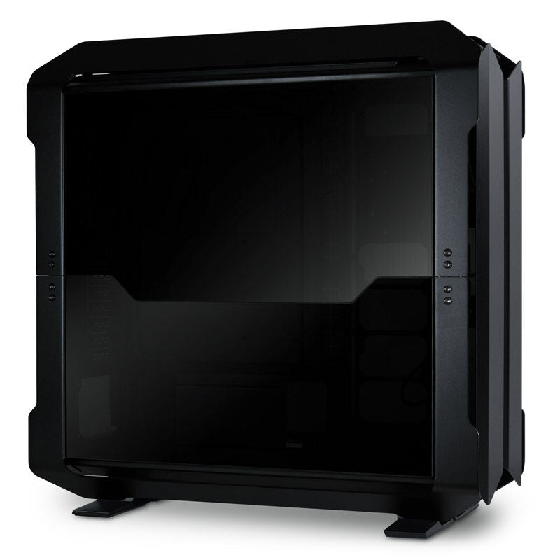 Nærbilde av herdet glass sidepanel på Lian Li Odyssey X kabinett fulltårn E-ATX sølv