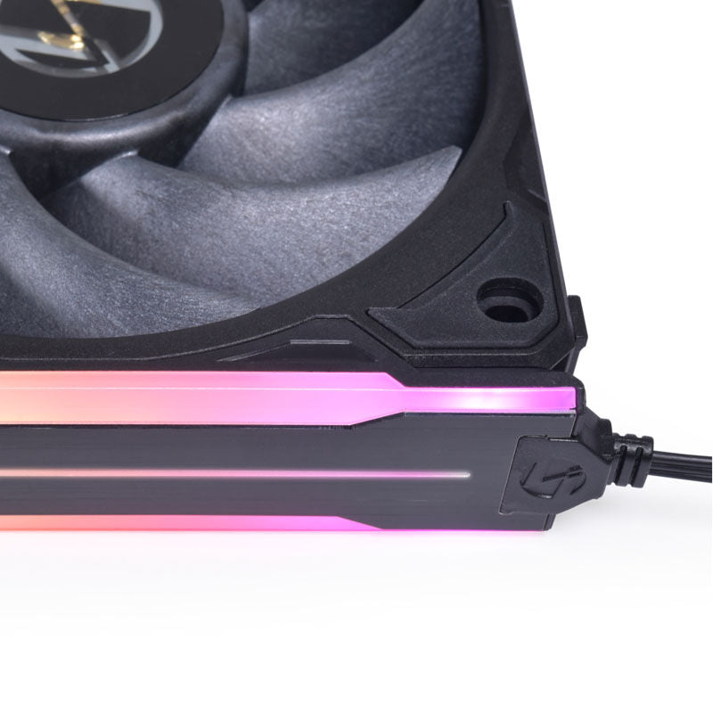 Lian Li UNI FAN P28 Side ARGB Strip 3-pakning svart nærbilde