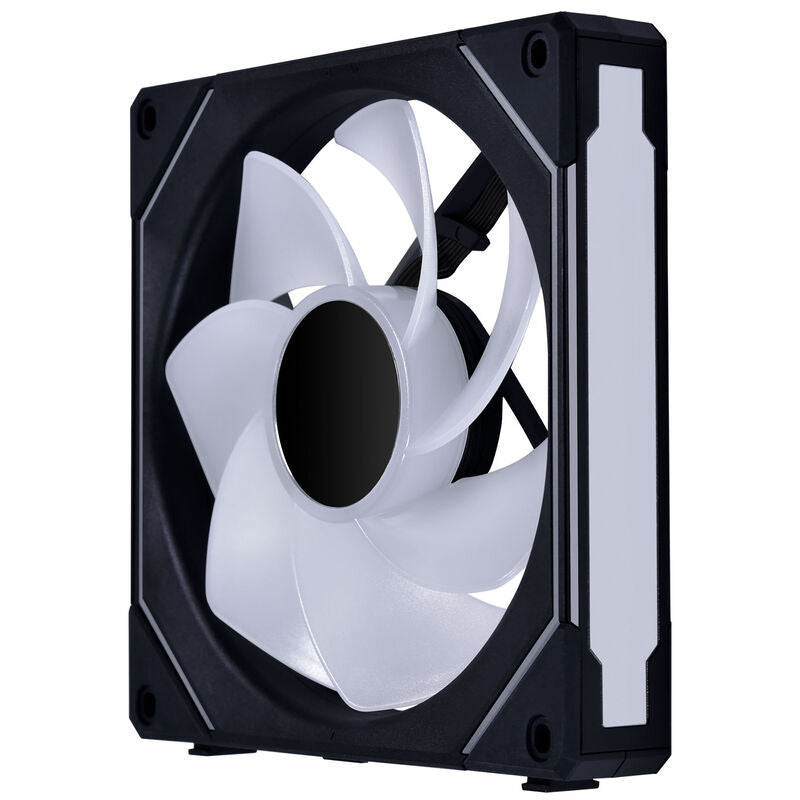 Lian Li UNI FAN SL-INF 140 ARGB vifte 4-pakk RGB-lys i mørkt miljø
