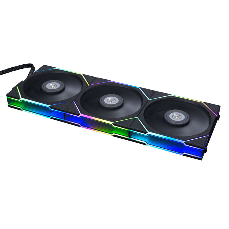 Nærbilde av viftebladene på Lian Li UNI FAN TL Reverse Blade PWM vifte 120 mm svart