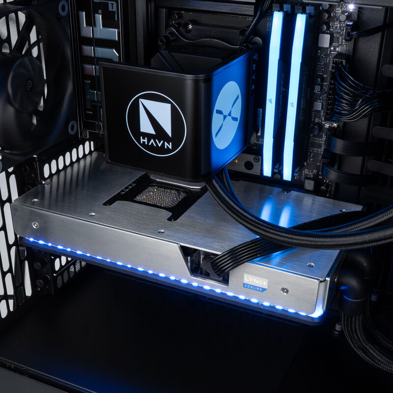 Nærbilde av LYNK+ RTX 5090 vannkjøling upgrade kit Zotac koblinger