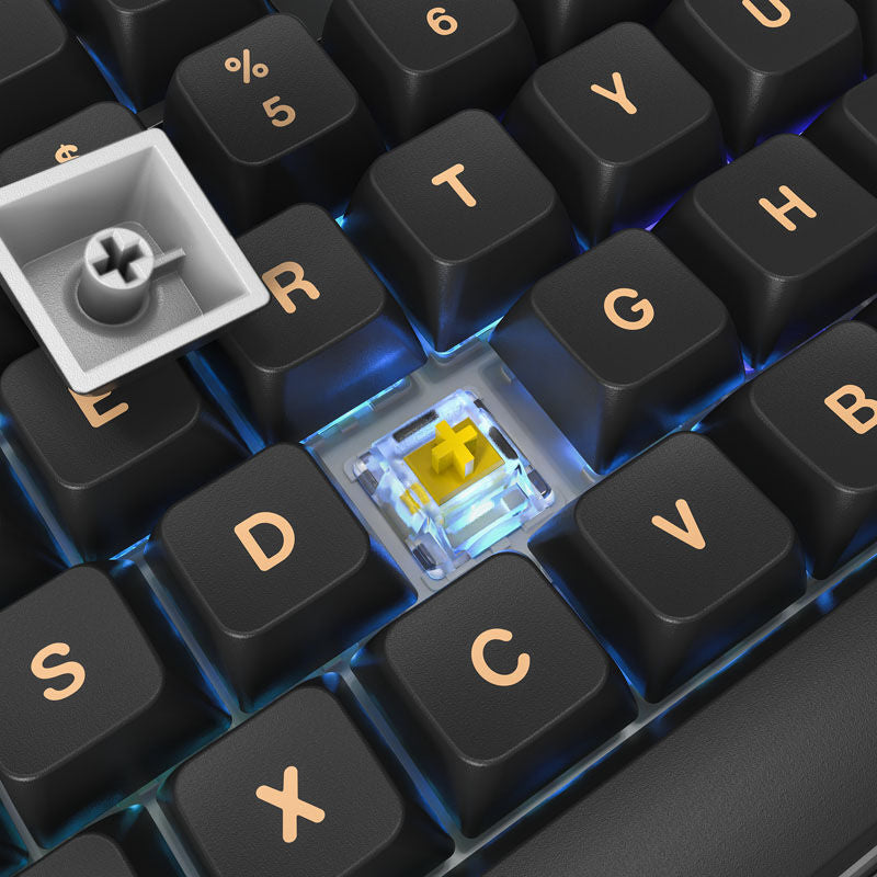 Montech MKey TKL Darkness gamingtastatur montert på skrivebord