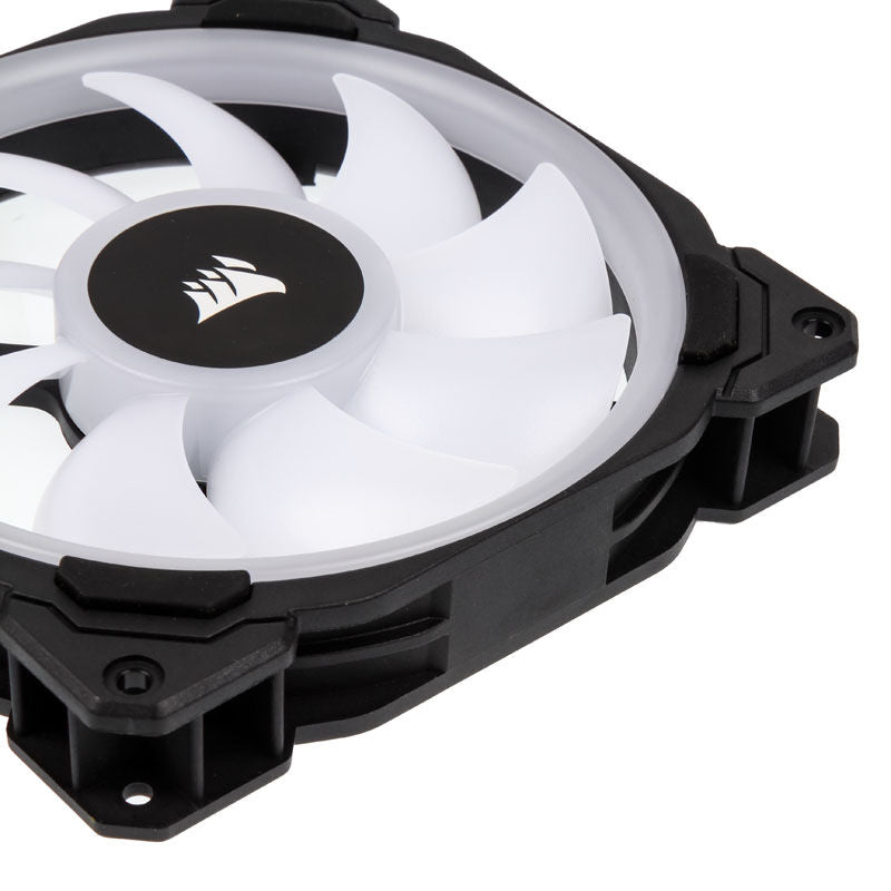 Montert Corsair LL140 RGB PWM vifte 140 mm 2-pakning i PC