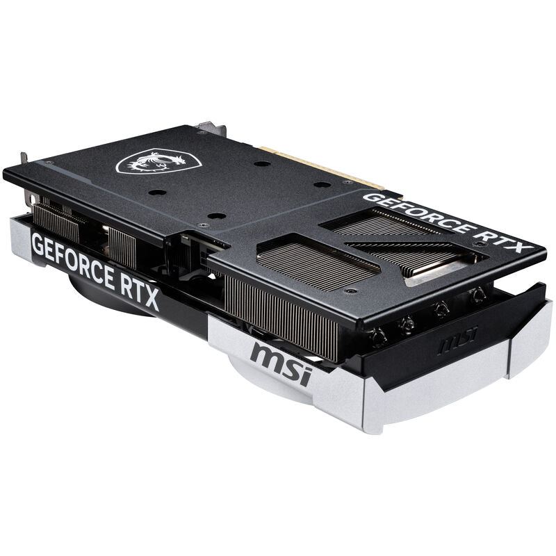 Nærbilde av MSI GeForce RTX 5070 Ventus 2X OC grafikkort kjøleribbe