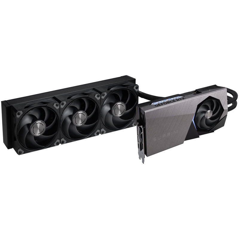 MSI GeForce RTX 5090 Suprim Liquid SOC grafikkort montert i PC