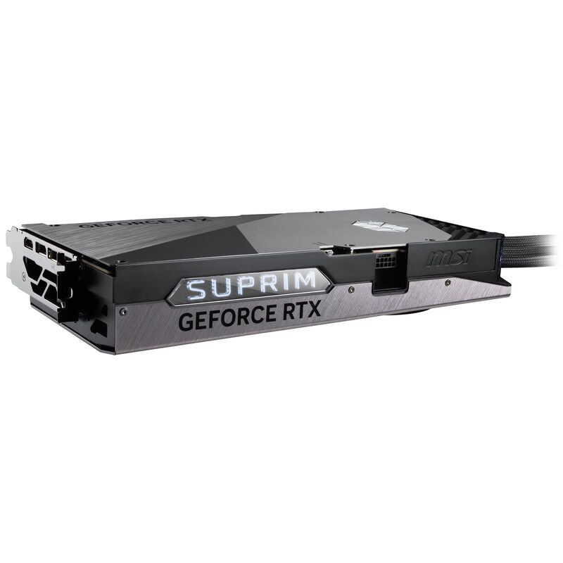 MSI GeForce RTX 5090 Suprim Liquid SOC grafikkort i spilloppsett